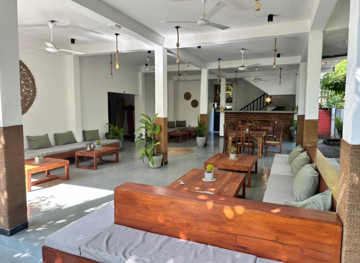 Drifter - Rooms & Food Midigama East Exterior foto
