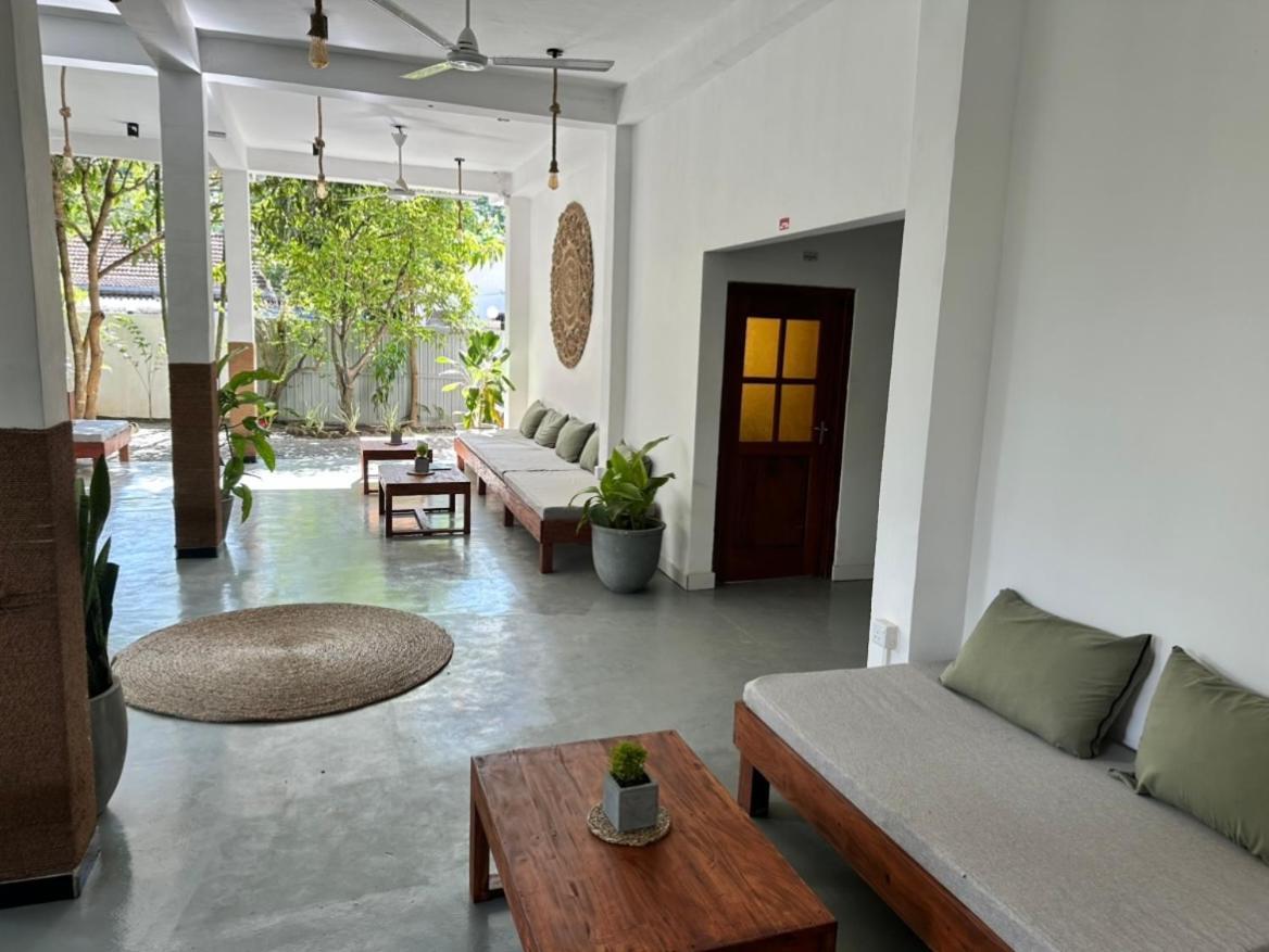Drifter - Rooms & Food Midigama East Exterior foto