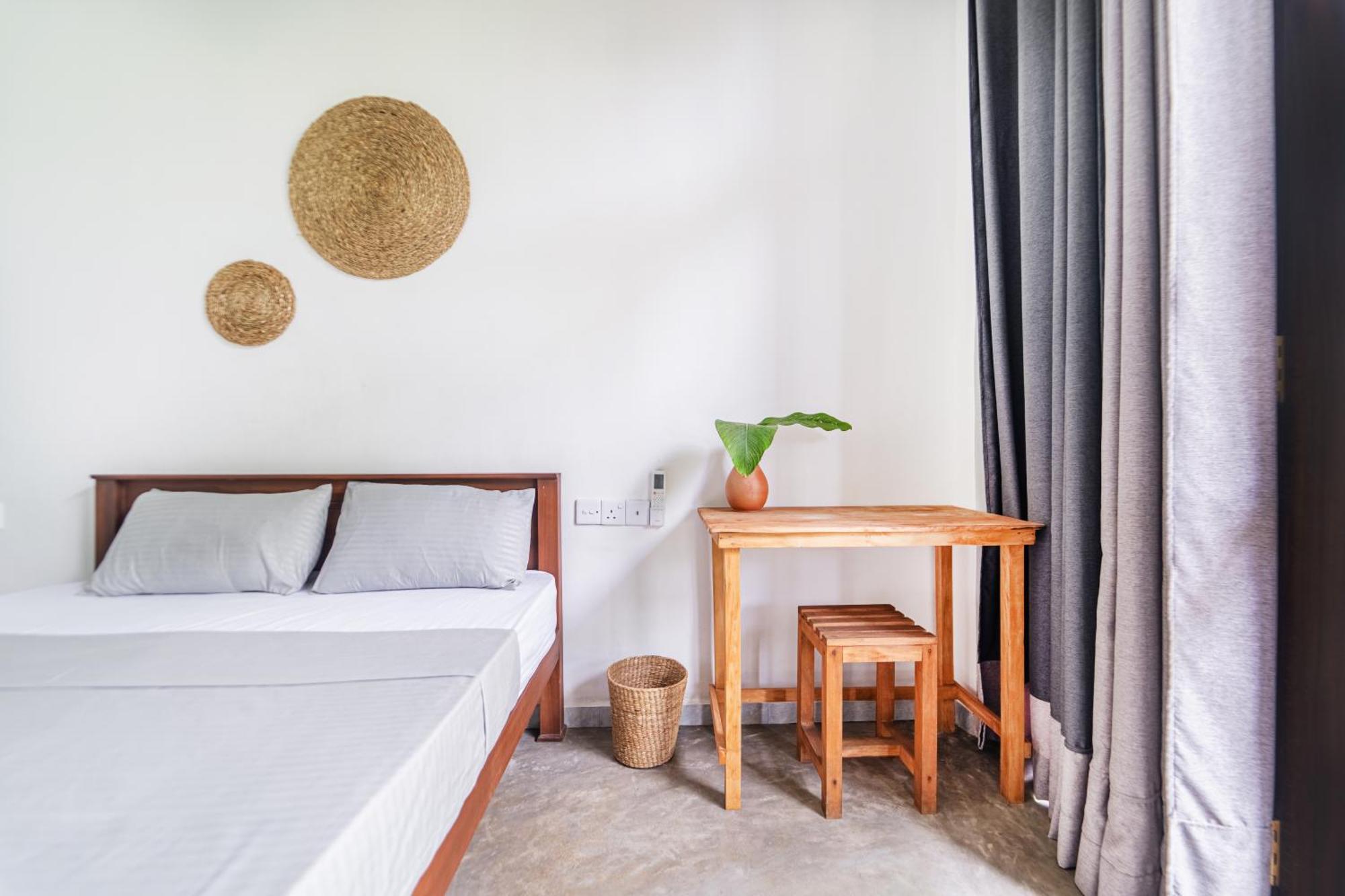 Drifter - Rooms & Food Midigama East Exterior foto