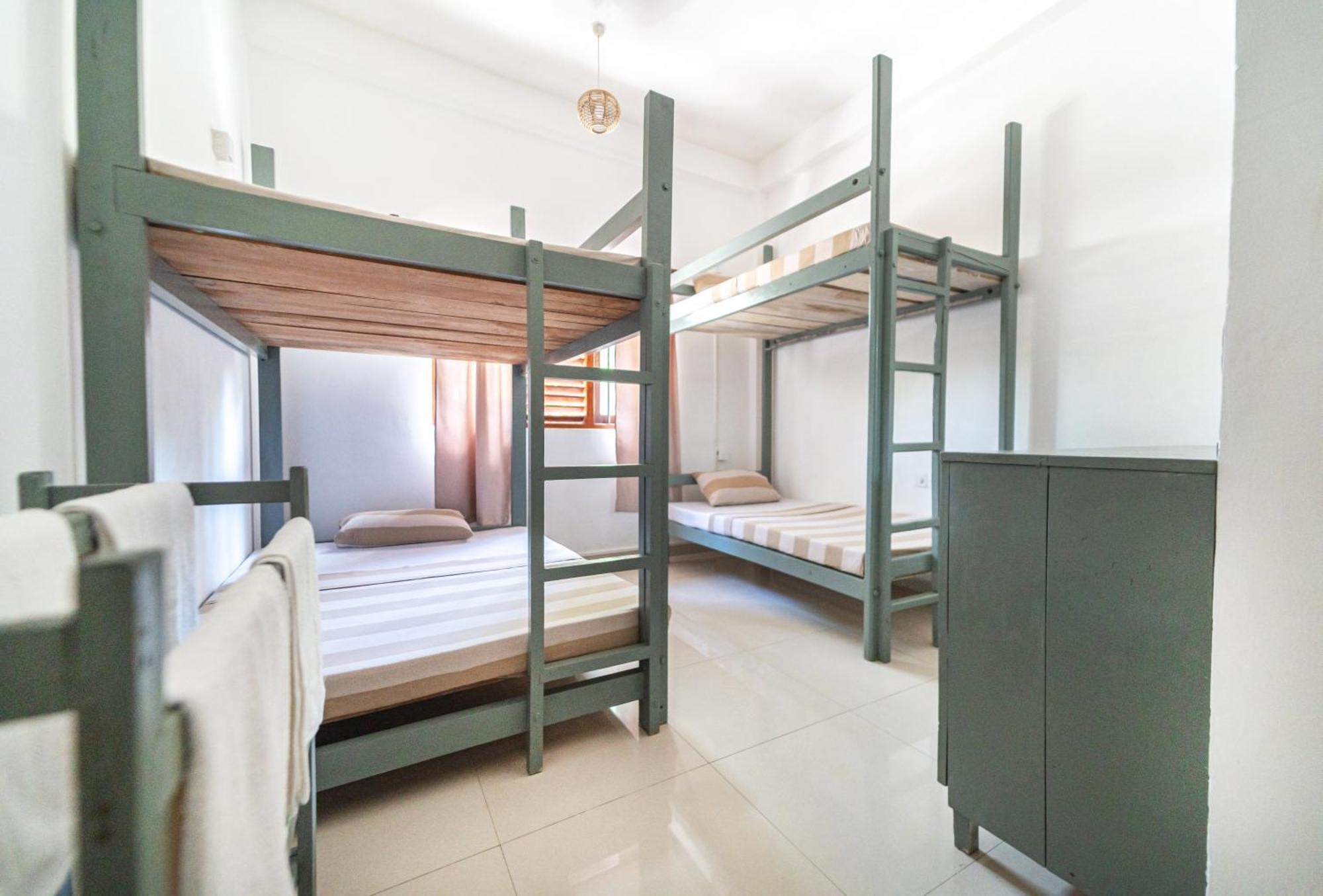 Drifter - Rooms & Food Midigama East Exterior foto